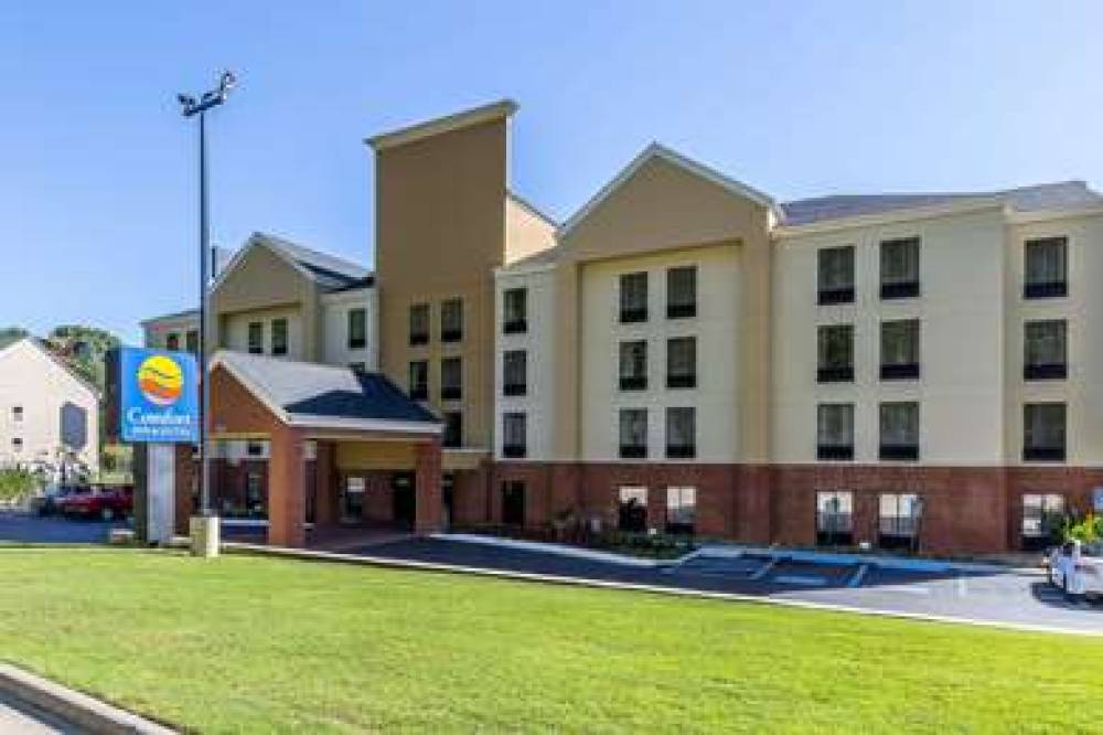 Comfort Inn & Suites 1