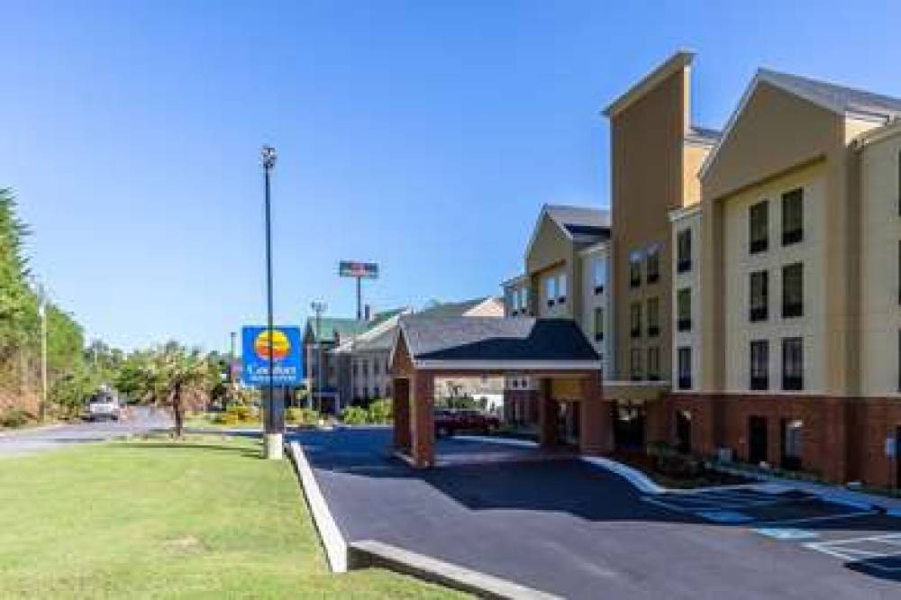 Comfort Inn & Suites 2