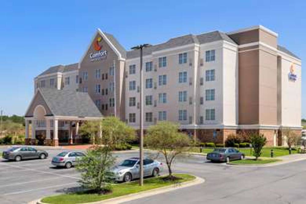 Comfort Inn & Suites 1