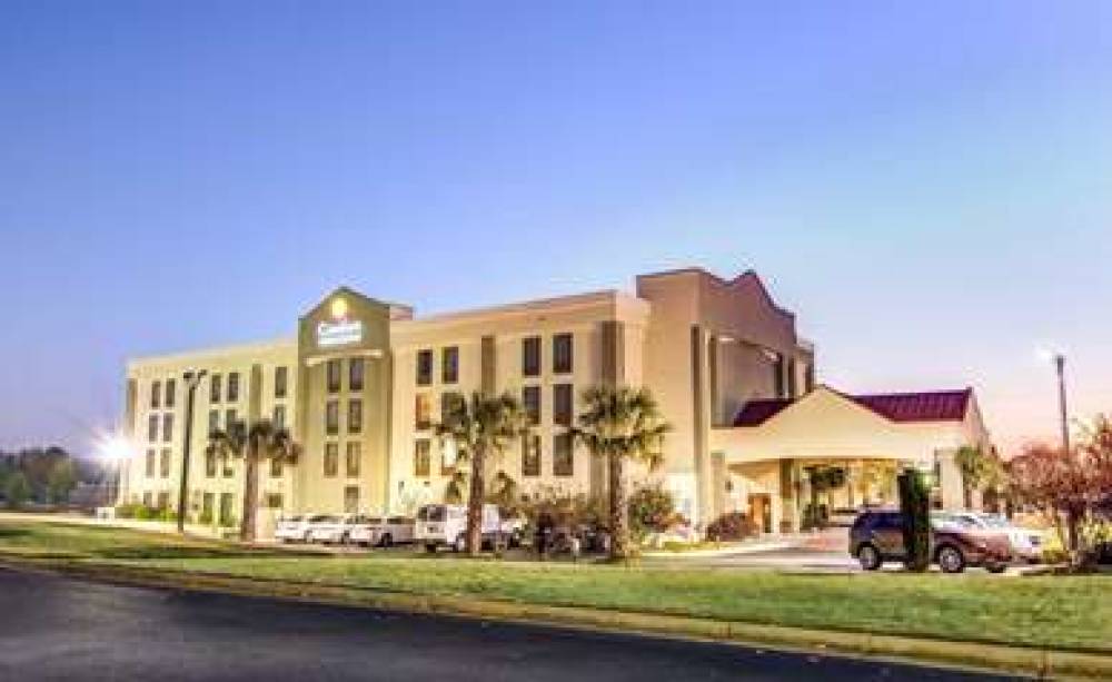 Comfort Inn & Suites 1