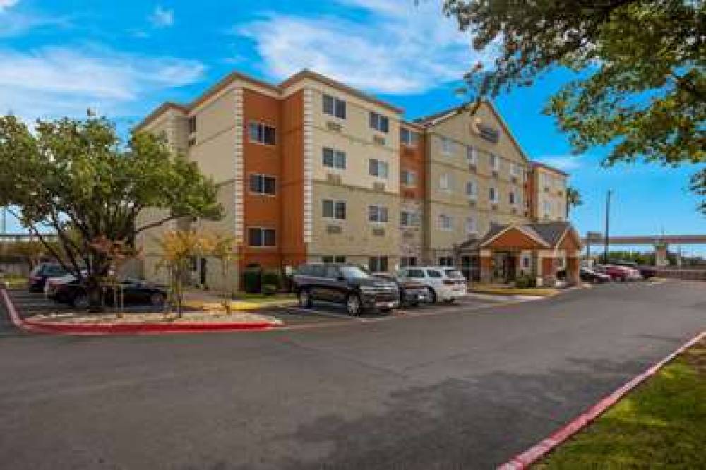 Comfort Inn & Suites 1