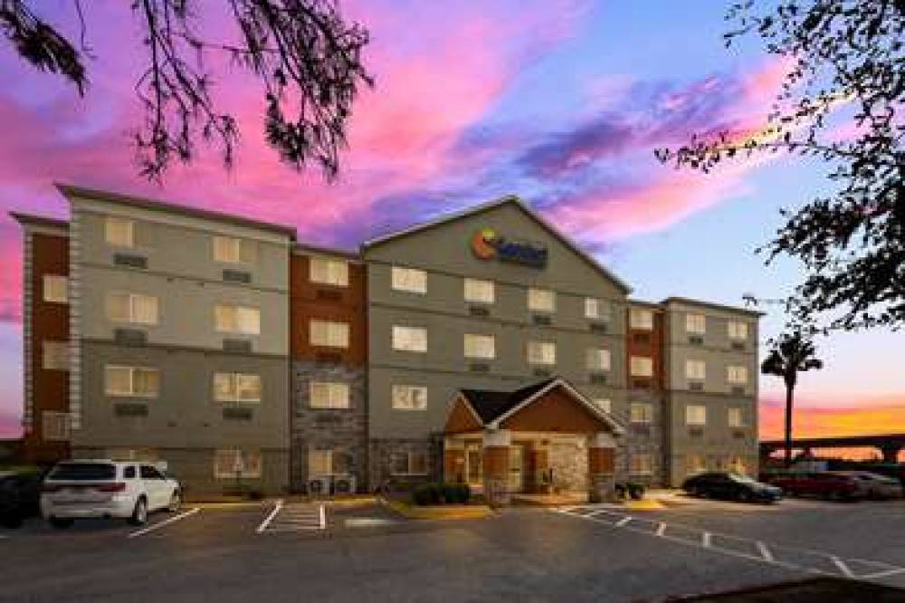 Comfort Inn & Suites 2