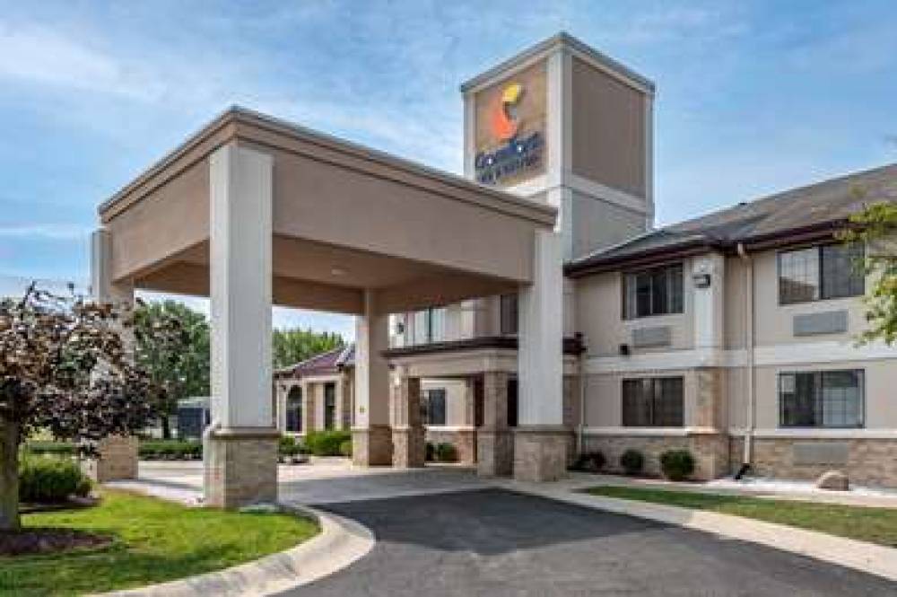 COMFORT INN & SUITES 2