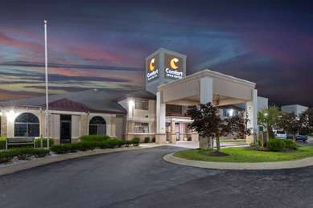 COMFORT INN & SUITES 3