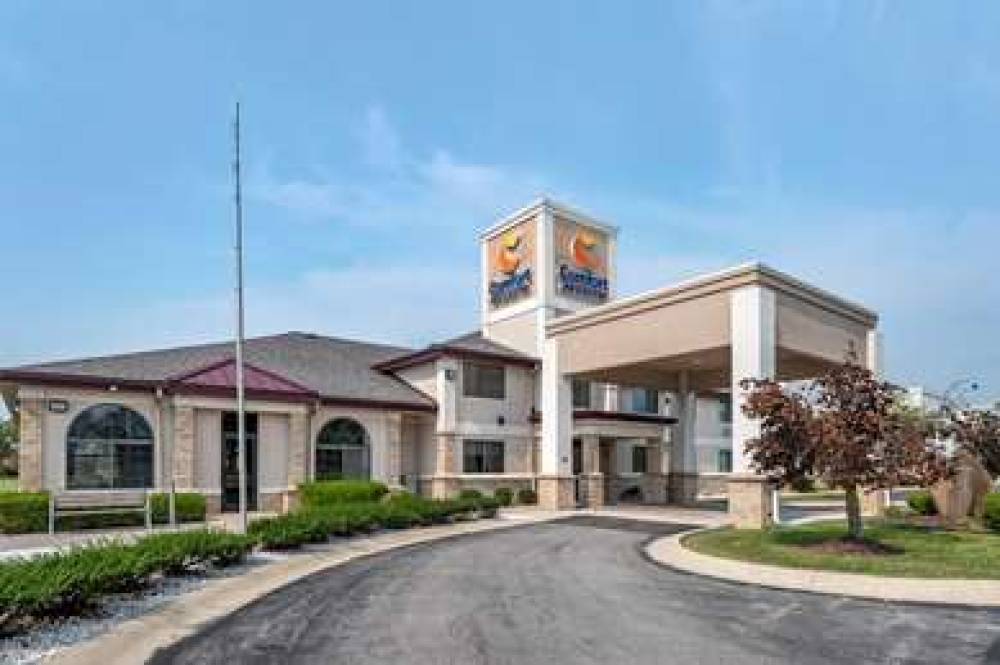 COMFORT INN & SUITES 1