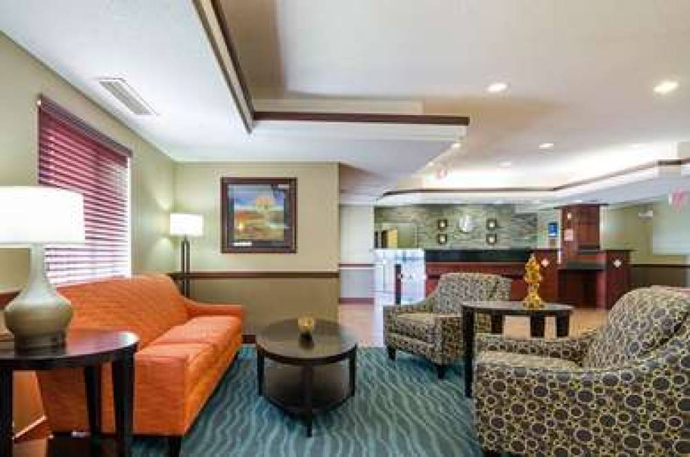 Comfort Inn & Suites 6