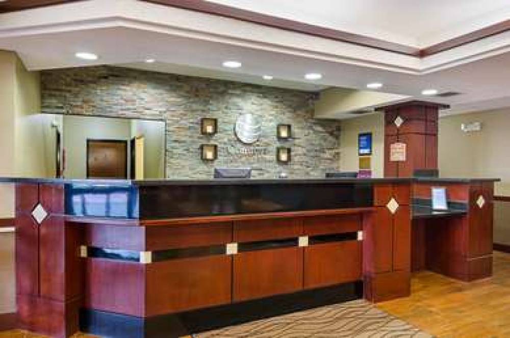 Comfort Inn & Suites 5