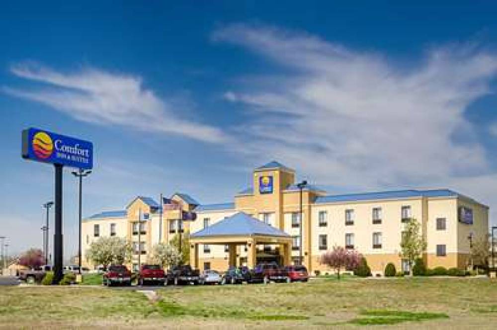 Comfort Inn & Suites 2