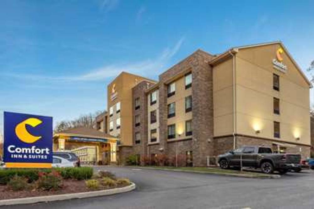 COMFORT INN & SUITES 2