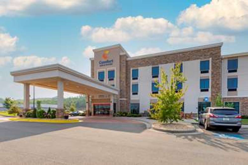 Comfort Inn & Suites 2