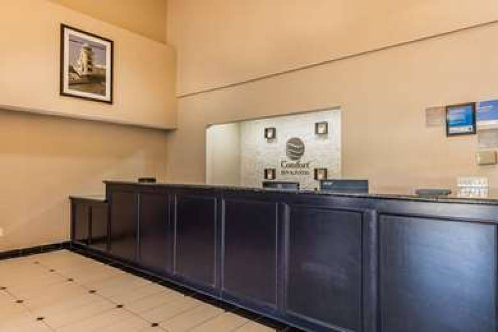 COMFORT INN & SUITES CRYSTAL INN SP 8