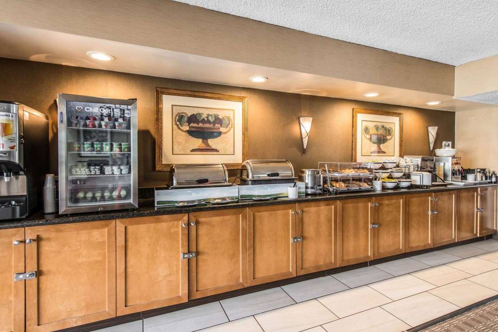 Comfort Inn & Suites Denver Northfield 8