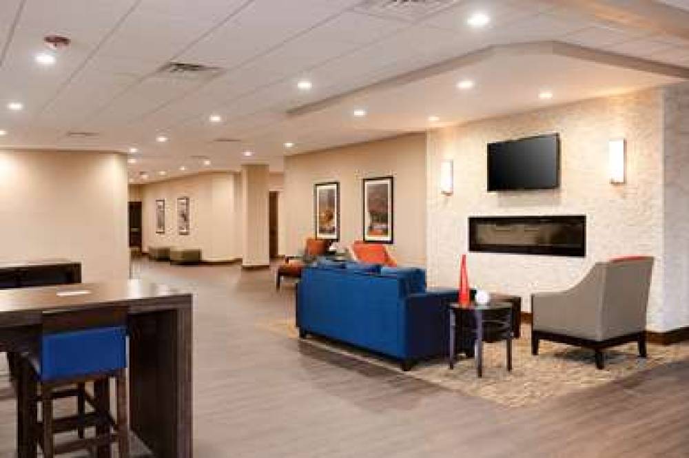 COMFORT INN & SUITES EVENT CENTER 5