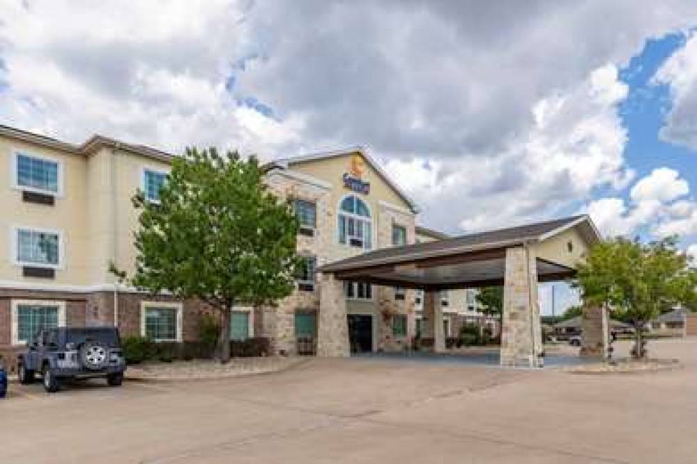 COMFORT INN & SUITES GATESVILLE NEA 1