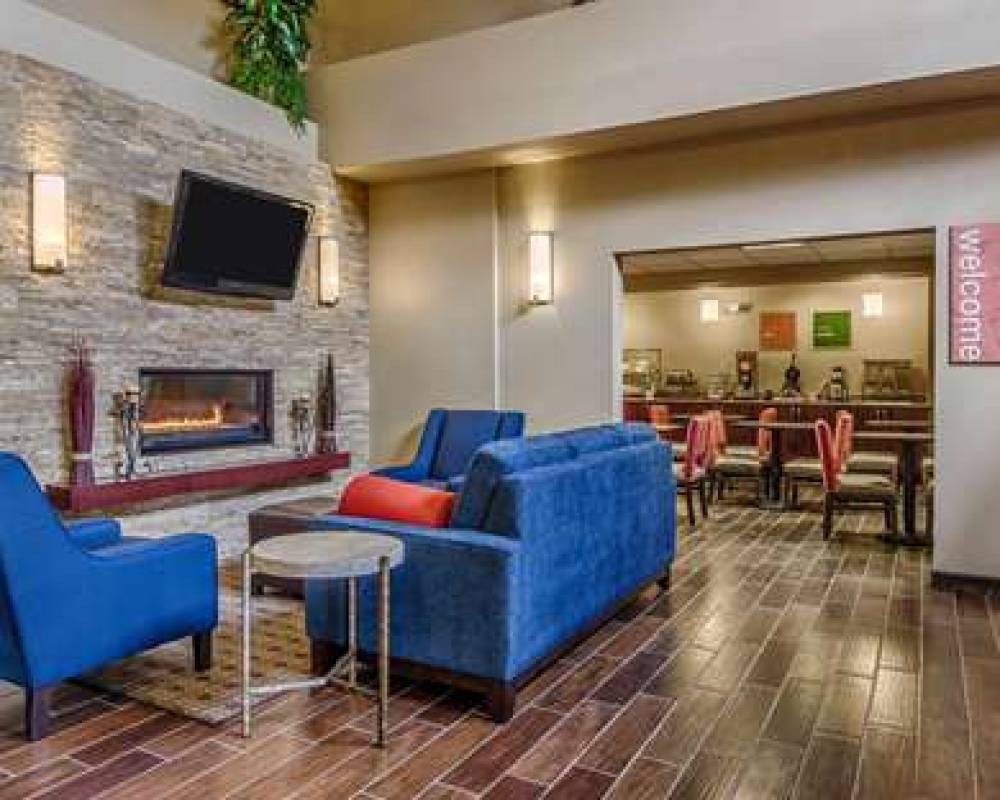 Comfort Inn & Suites Grafton-Cedarburg 5