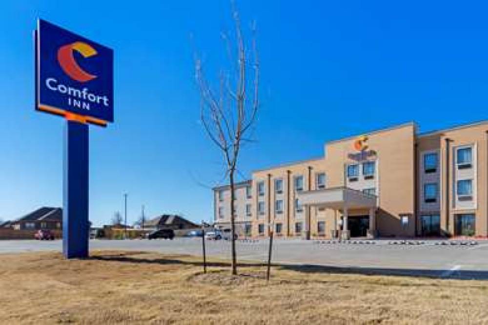 COMFORT INN & SUITES HARRAH 1