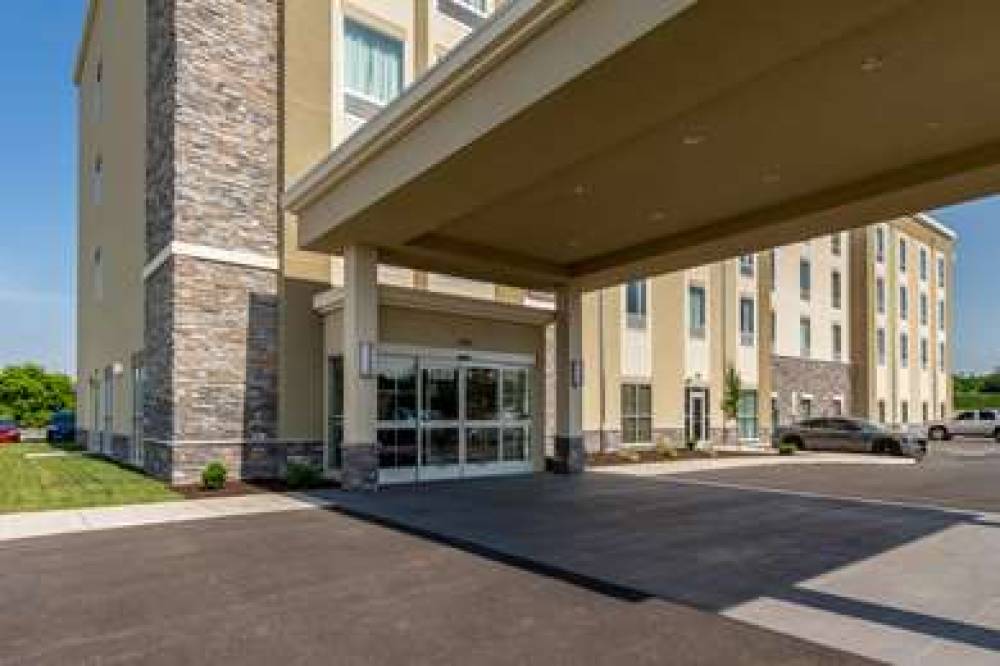 Comfort Inn & Suites Harrisburg A