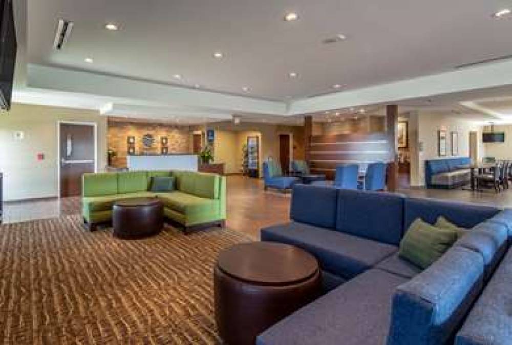 COMFORT INN & SUITES - HARRISBURG A 8