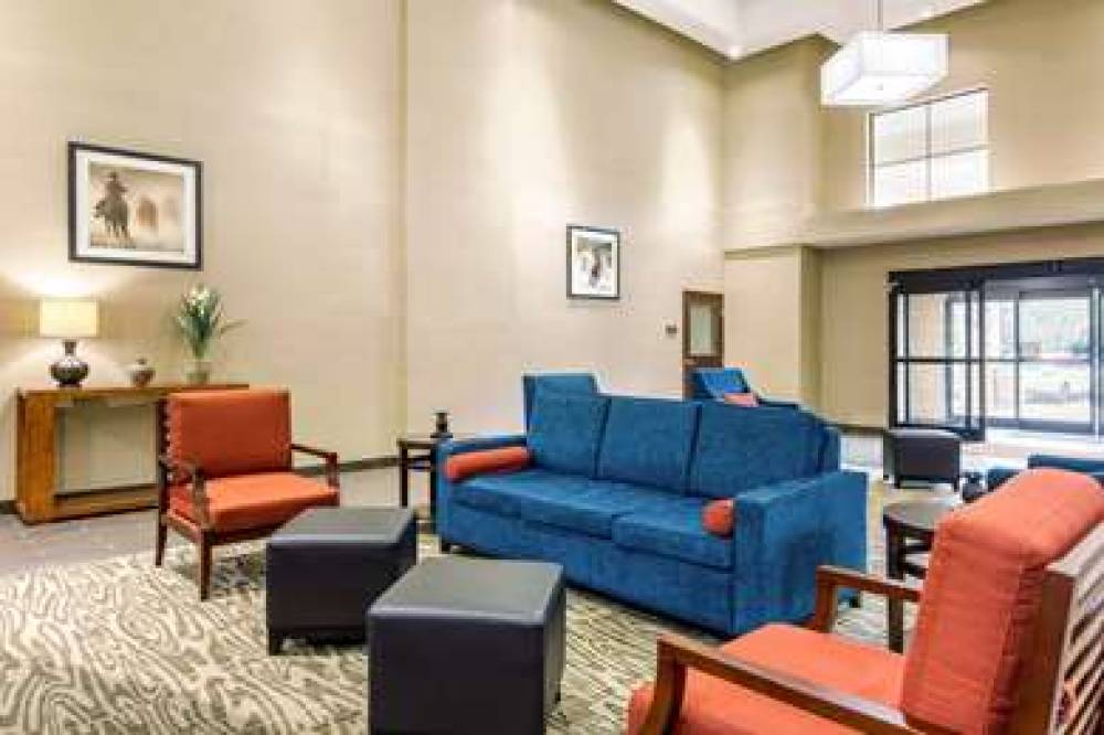 COMFORT INN & SUITES IAH BUSH AIRPO 4