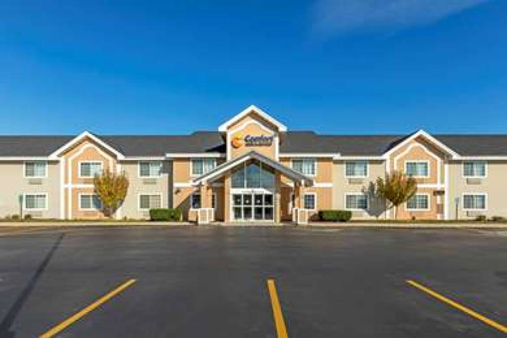 Comfort Inn & Suites Jackson - West Bend 1