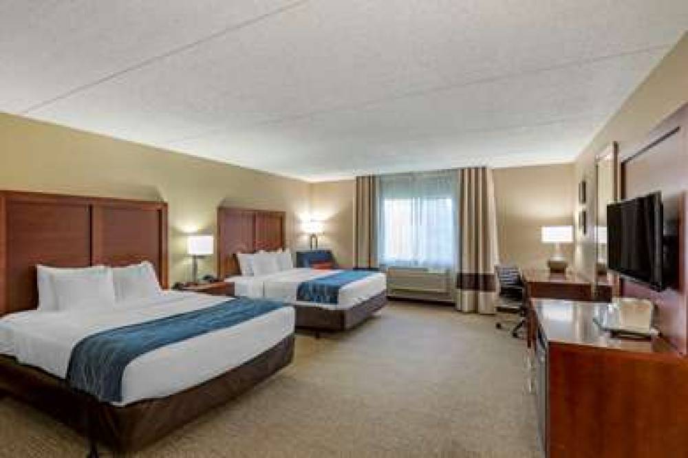 Comfort Inn & Suites Jackson - West Bend 6