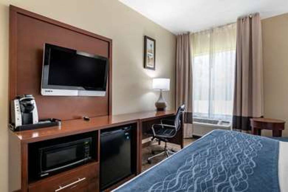 COMFORT INN & SUITES JUNCTION CITY 10