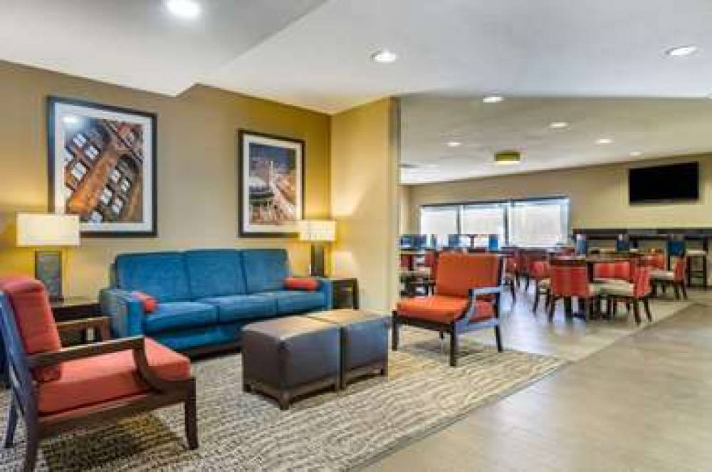 Comfort Inn & Suites Kansas City - Northeast 4