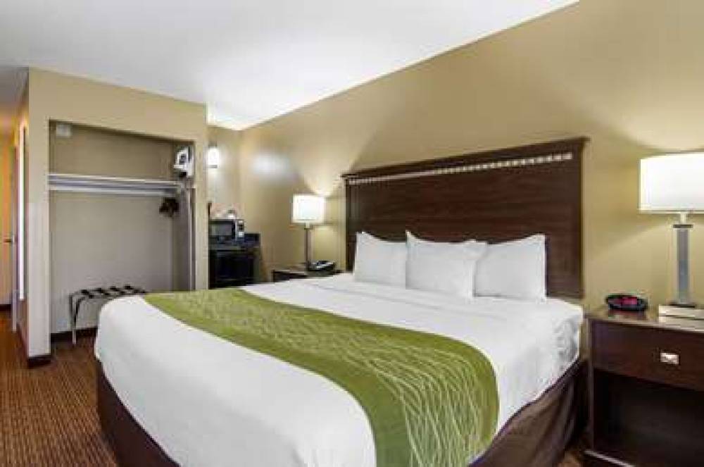 Comfort Inn & Suites Kansas City - Northeast 8