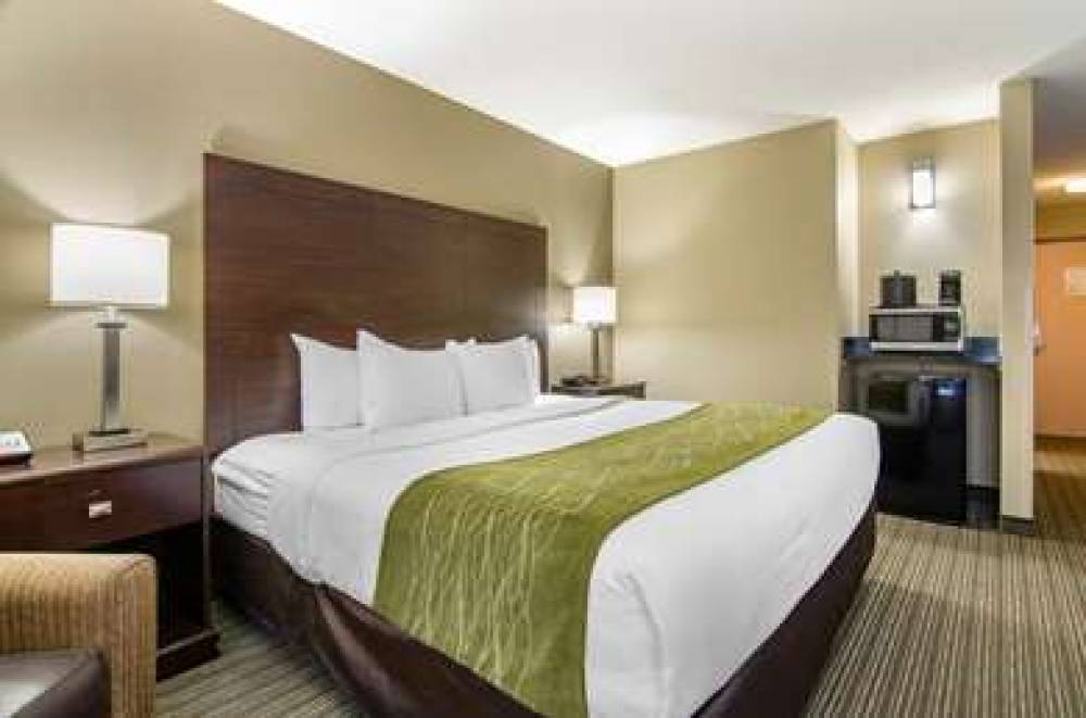 Comfort Inn & Suites Kansas City - Northeast 10