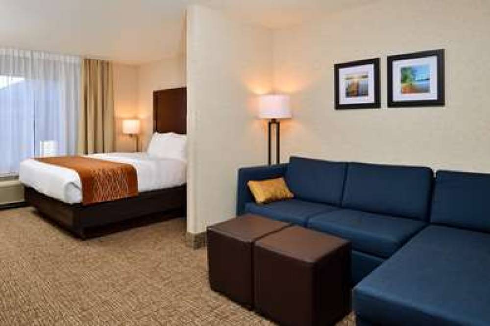 Comfort Inn & Suites Madison North 9