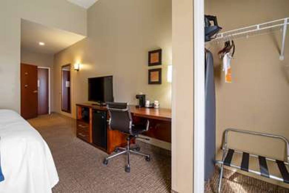 Comfort Inn & Suites Mandan - Bismarck 7