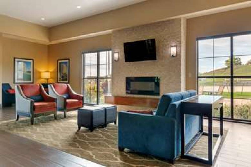 Comfort Inn & Suites Mandan - Bismarck 4