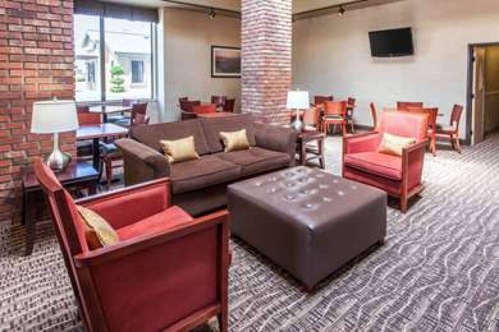 Comfort Inn & Suites Near Fallon Naval Air Station 7