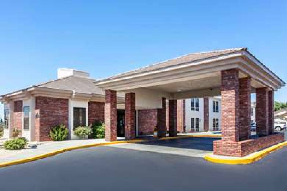 Comfort Inn & Suites Near Fallon Naval Air Station 2