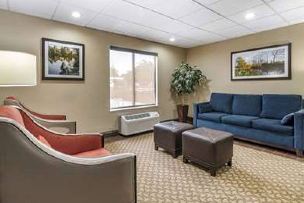 Comfort Inn & Suites Oxford South 8