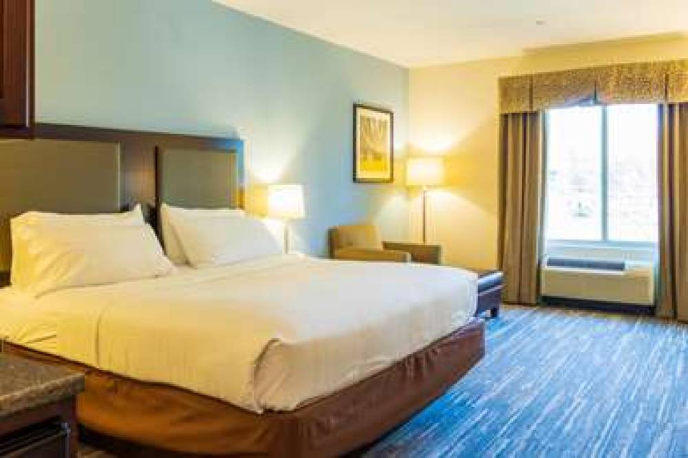 Comfort Inn & Suites Plainville-Foxboro 8