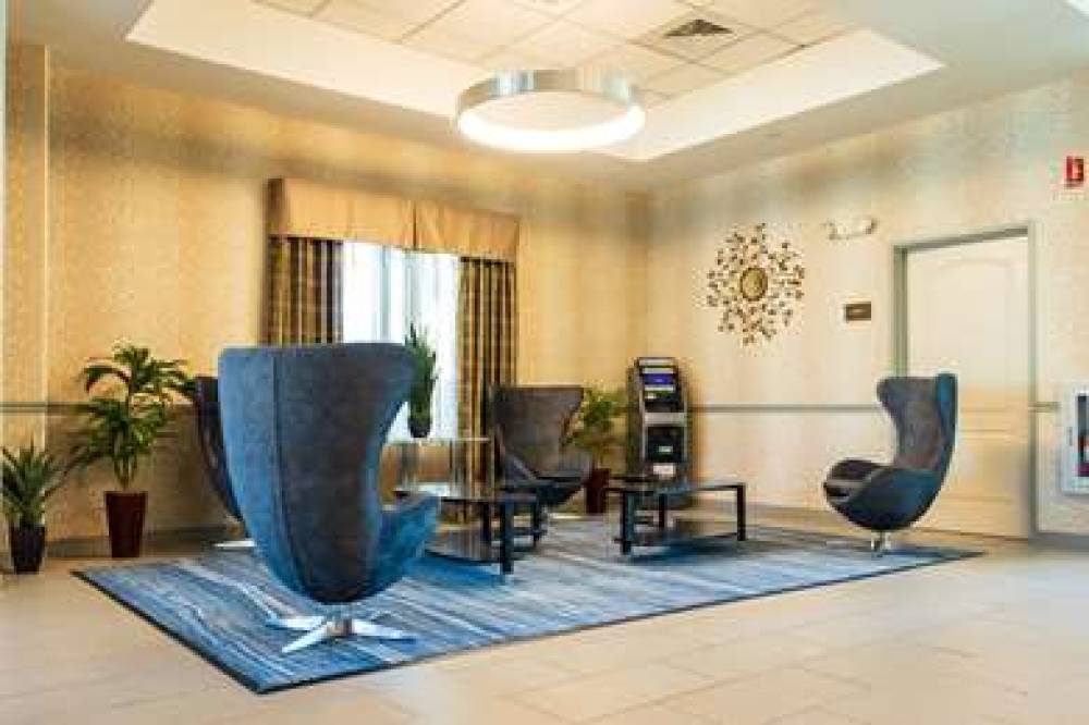 Comfort Inn & Suites Plainville-Foxboro 4