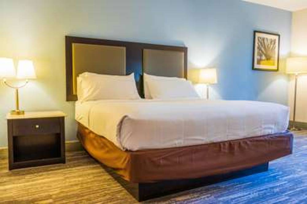 Comfort Inn & Suites Plainville-Foxboro 7