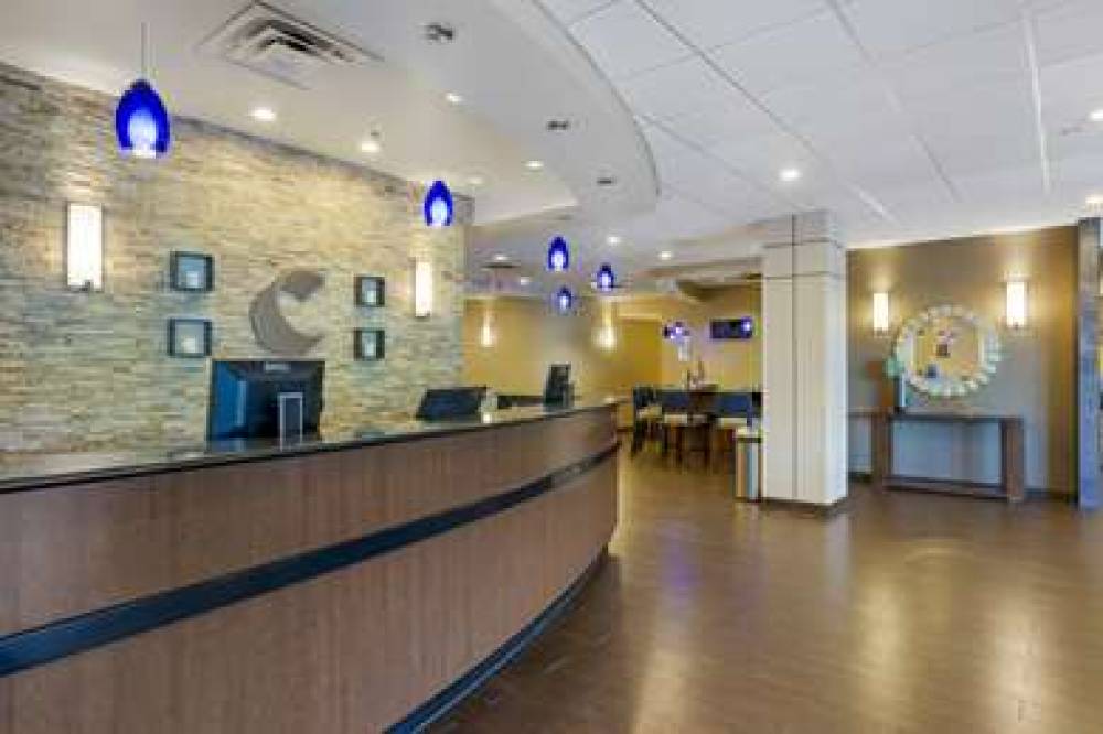 COMFORT INN & SUITES PRESIDENTIAL 3