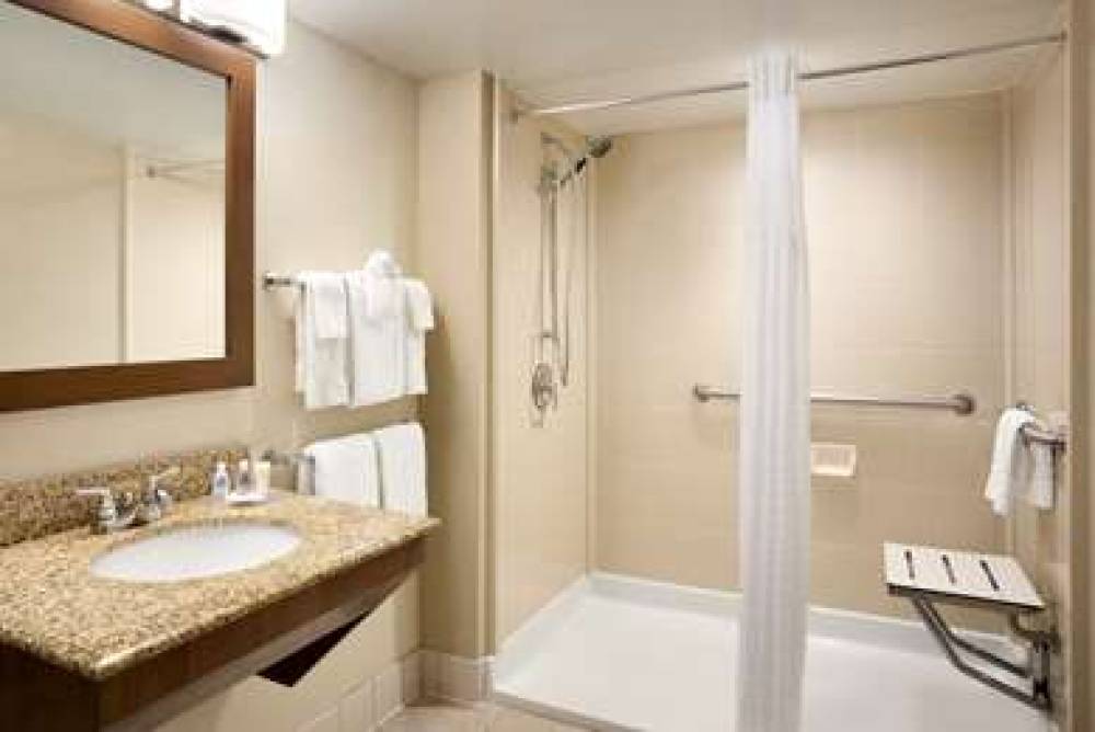 COMFORT INN & SUITES PRESIDENTIAL 5