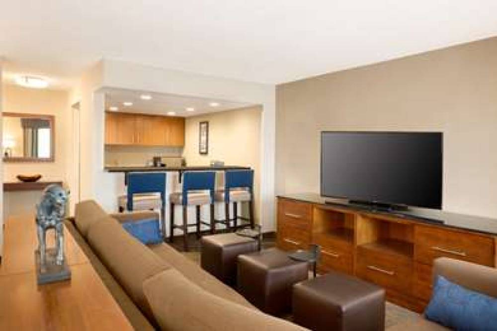 COMFORT INN & SUITES PRESIDENTIAL 10