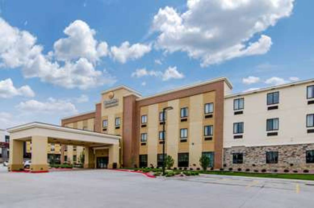 Comfort Inn & Suites Shawnee - Kansas City 1