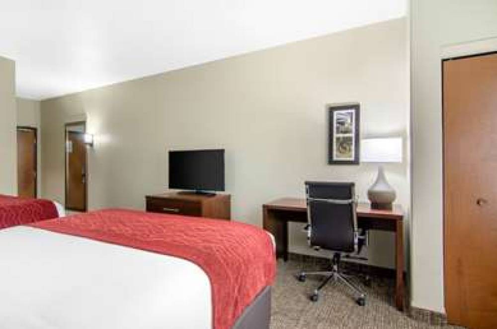 Comfort Inn & Suites Shawnee - Kansas City 10