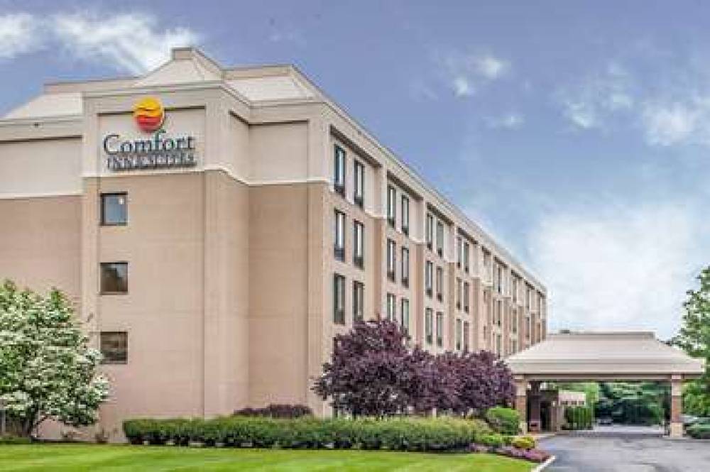 Comfort Inn & Suites Somerset - New Brunswick 1