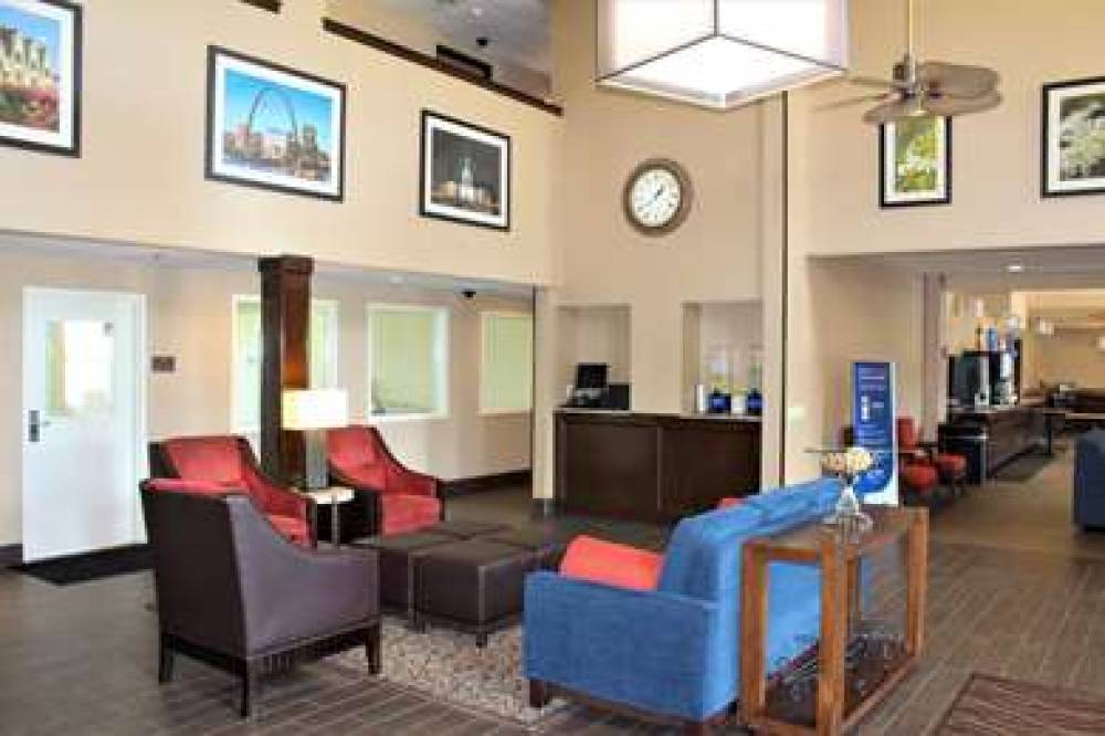 Comfort Inn & Suites St. Louis - Chesterfield 2