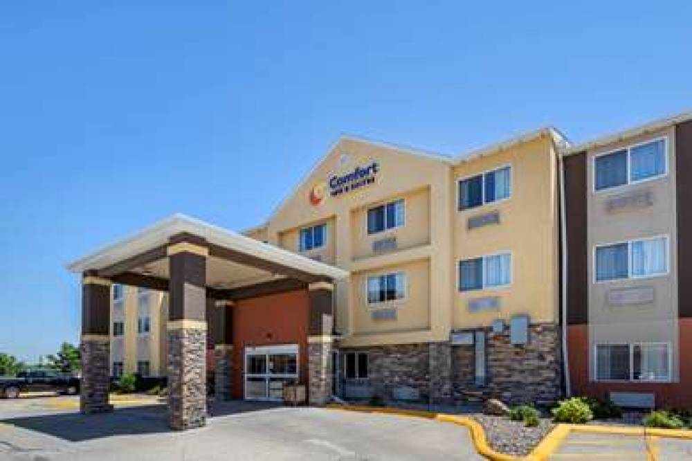 COMFORT INN & SUITES WATERLOO - CED 1