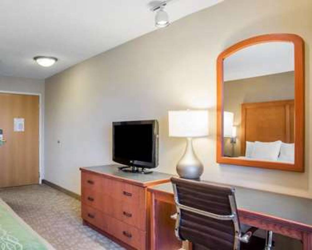 Comfort Inn & Suites West Chester - North Cincinnati 7