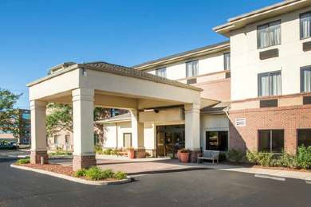 Comfort Inn & Suites West Chester - North Cincinnati 1