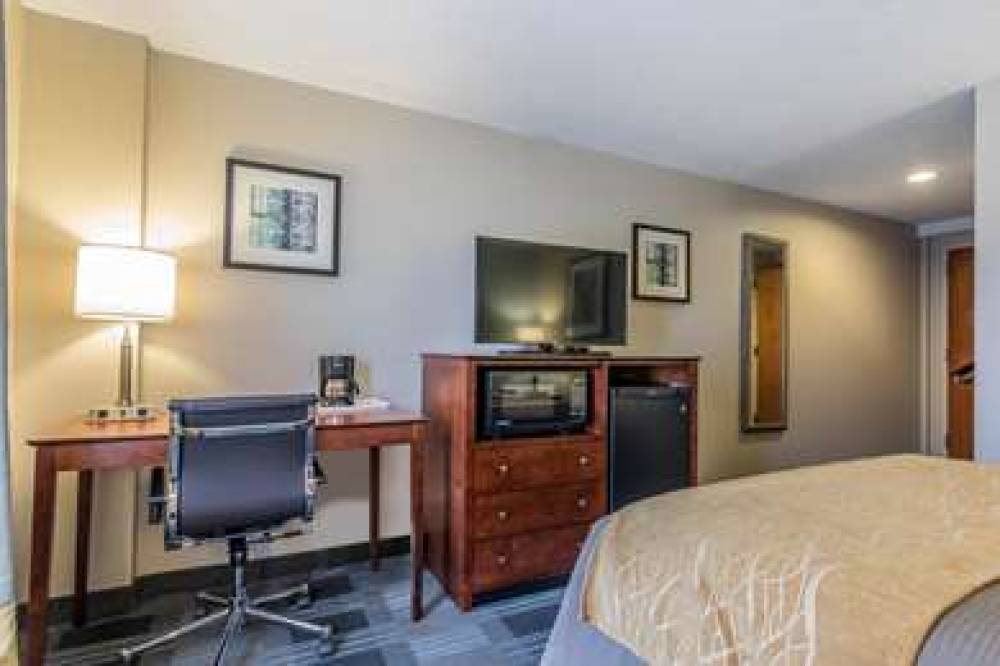 COMFORT INN SW OMAHA I-80 6