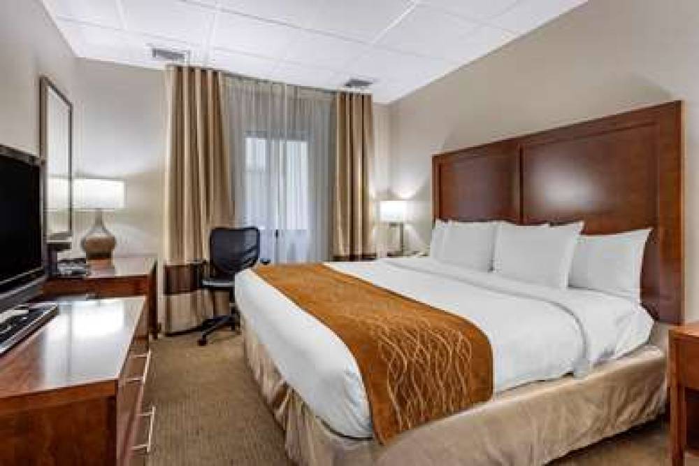 COMFORT INN SYOSSET-LONG ISLAND 9